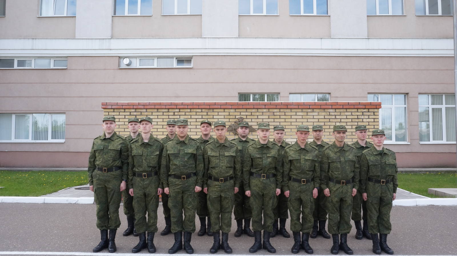 Военкомат казань. Татвоенкомат Крутовская 20. Крутовская 20 Казань. Татвоенкомат Казань. Крутовская 20 Казань военкомат.